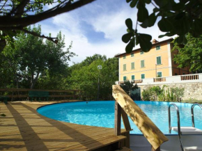  Peaceful Holiday Home with Pool in Montefiridolfi Italy  Монтефиридольфи